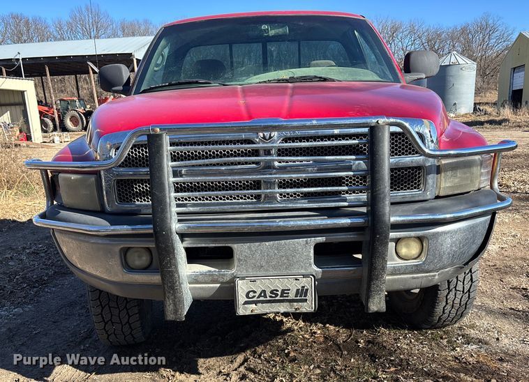 image for item DU6934 2001 Dodge Ram 2500 flatbed pickup truck