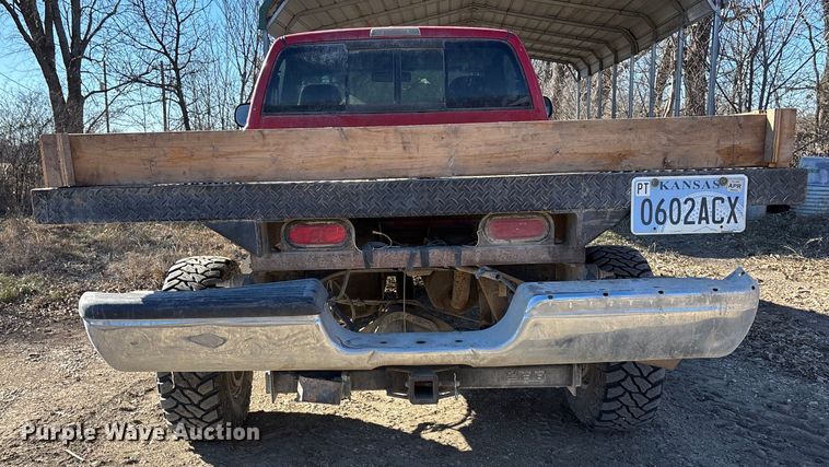 image for item DU6934 2001 Dodge Ram 2500 flatbed pickup truck