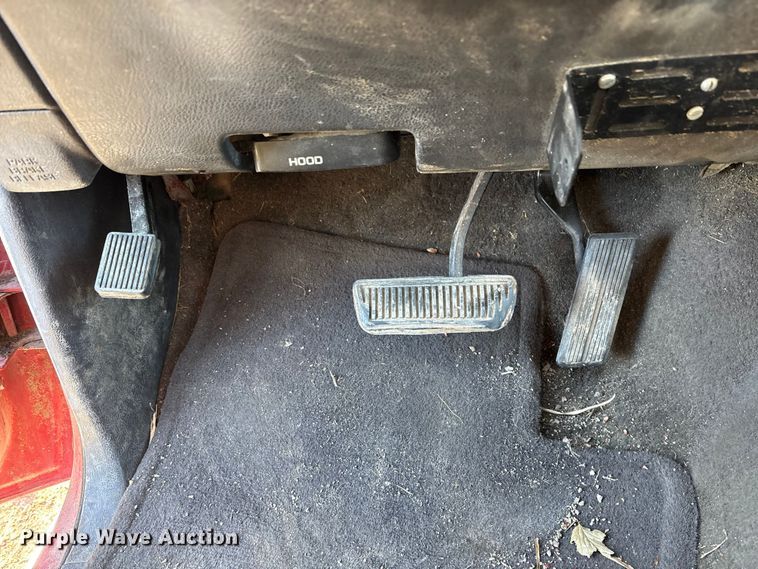 image for item DU6934 2001 Dodge Ram 2500 flatbed pickup truck