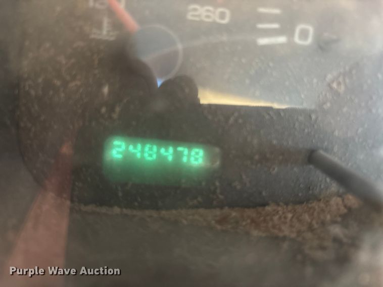 image for item DU6934 2001 Dodge Ram 2500 flatbed pickup truck