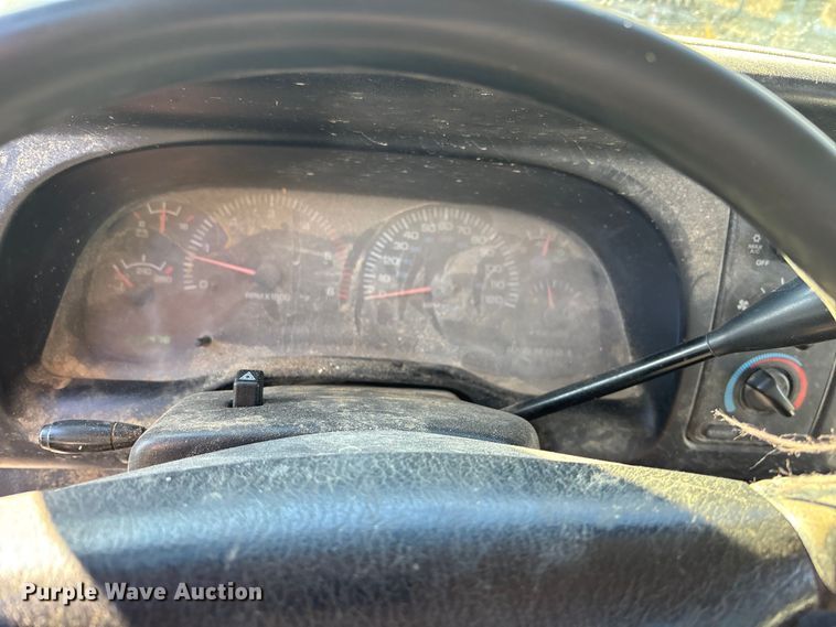 image for item DU6934 2001 Dodge Ram 2500 flatbed pickup truck