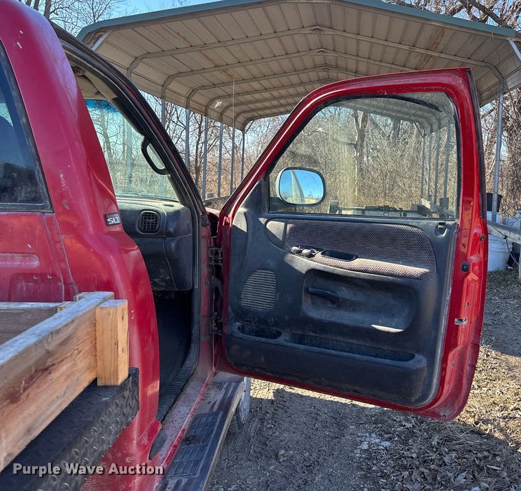 image for item DU6934 2001 Dodge Ram 2500 flatbed pickup truck