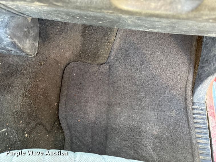 image for item DU6934 2001 Dodge Ram 2500 flatbed pickup truck