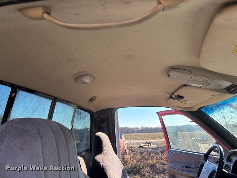 image for item DU6934 2001 Dodge Ram 2500 flatbed pickup truck