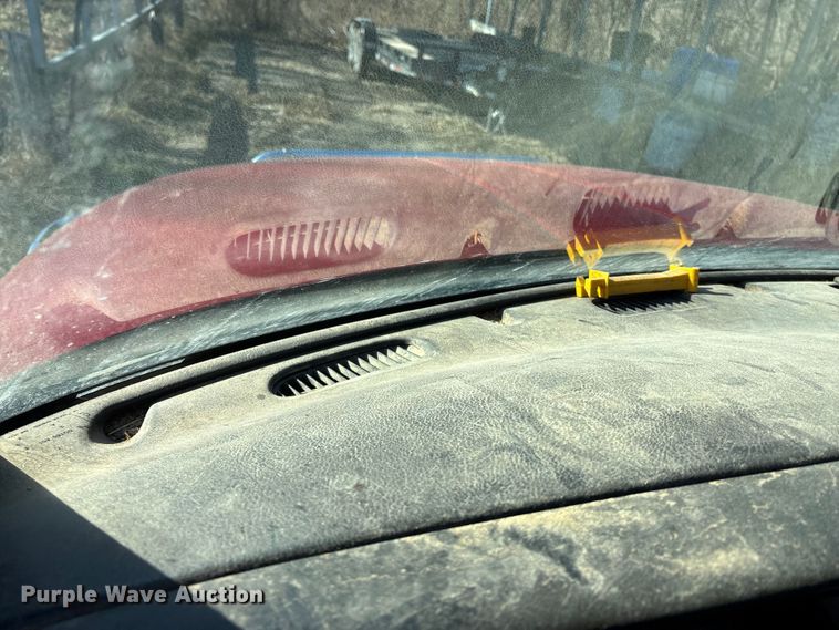 image for item DU6934 2001 Dodge Ram 2500 flatbed pickup truck