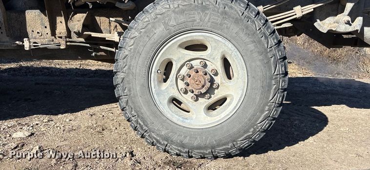 image for item DU6934 2001 Dodge Ram 2500 flatbed pickup truck