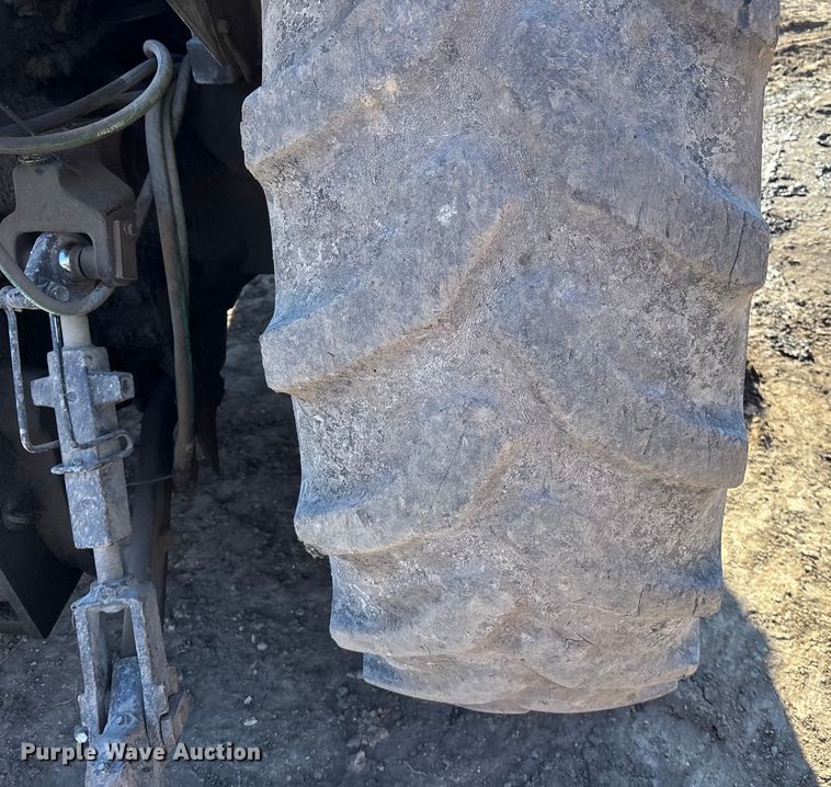 image for item DU6935 1996 Case IH 5240 MFWD tractor