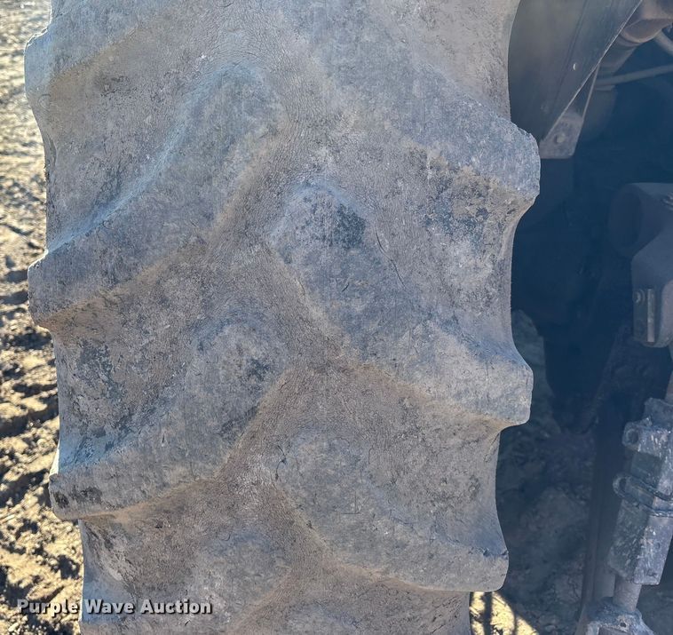 image for item DU6935 1996 Case IH 5240 MFWD tractor