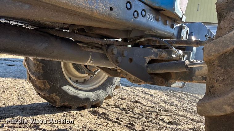 image for item DU6936 1997 New Holland 8870 MFWD tractor