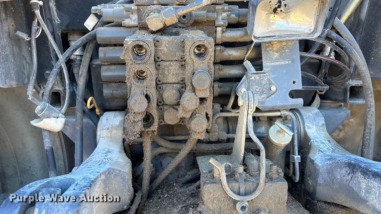 image for item DU6936 1997 New Holland 8870 MFWD tractor