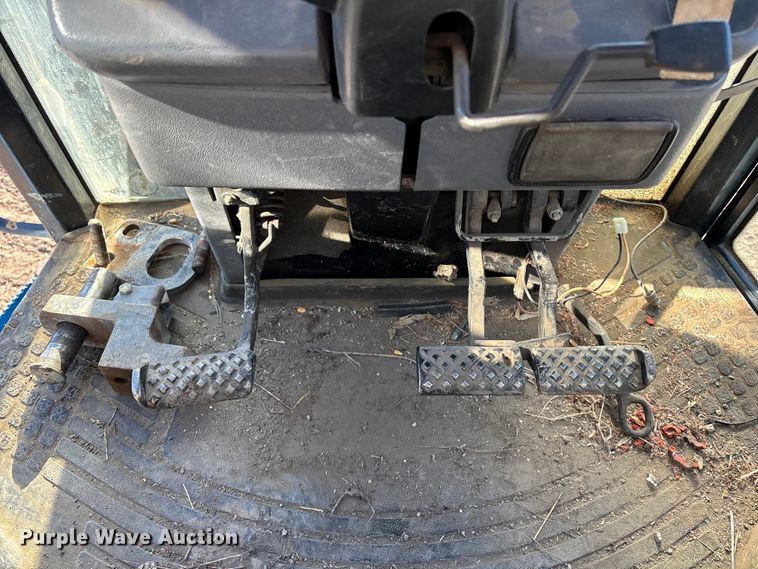 image for item DU6936 1997 New Holland 8870 MFWD tractor