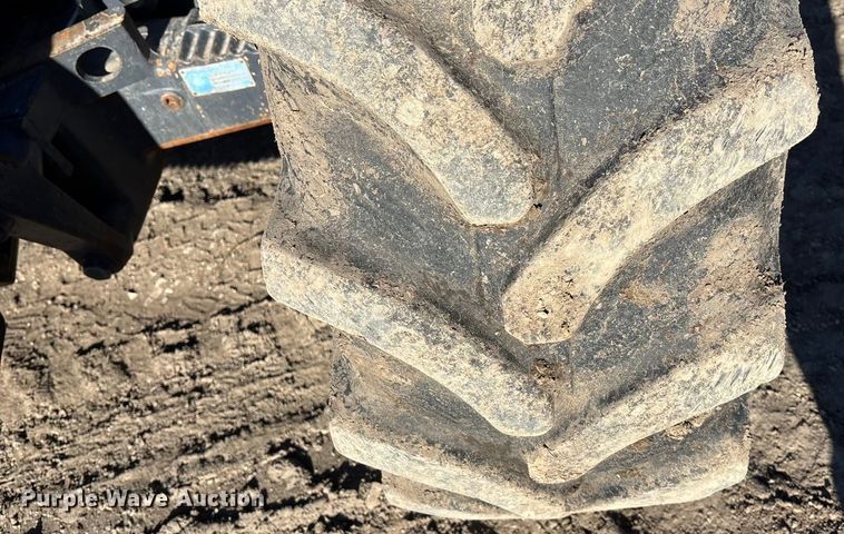 image for item DU6936 1997 New Holland 8870 MFWD tractor