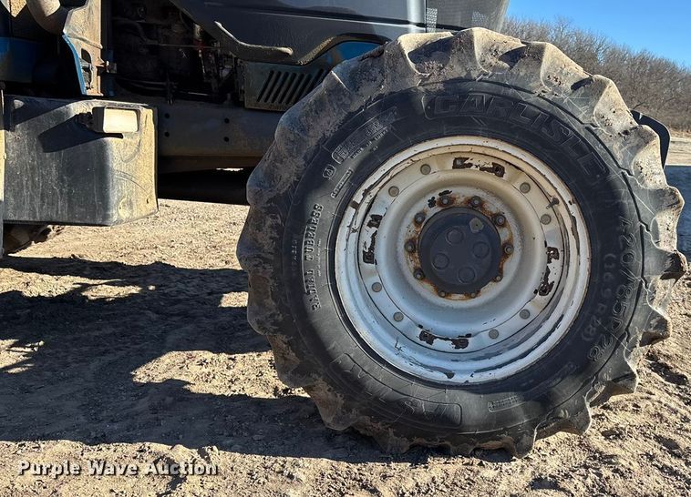 image for item DU6936 1997 New Holland 8870 MFWD tractor