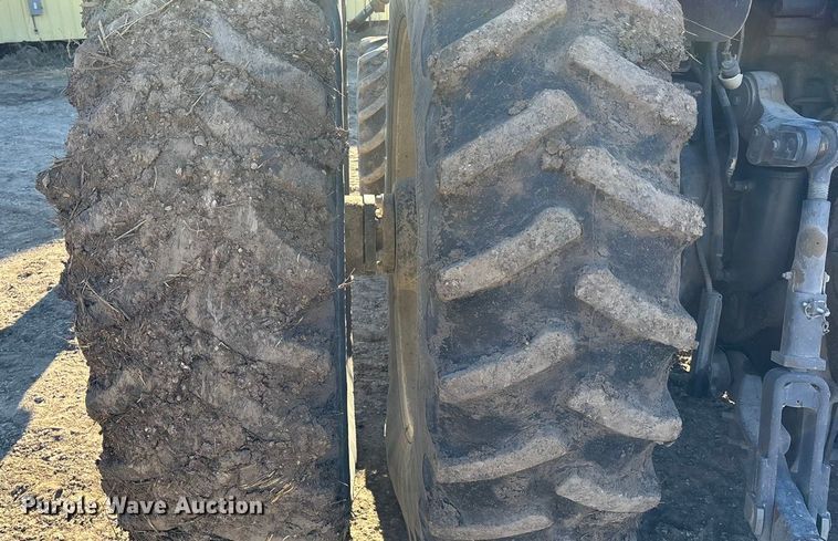 image for item DU6936 1997 New Holland 8870 MFWD tractor