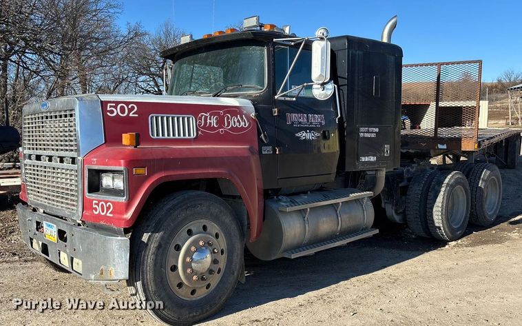 image for item DU6937 1994 Ford LTL9000 semi truck