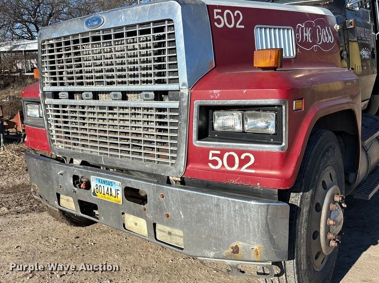 image for item DU6937 1994 Ford LTL9000 semi truck