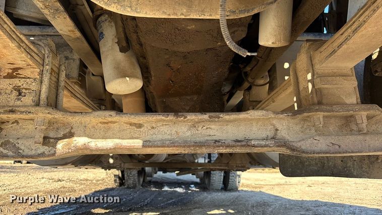 image for item DU6937 1994 Ford LTL9000 semi truck