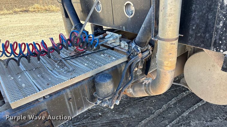 image for item DU6937 1994 Ford LTL9000 semi truck