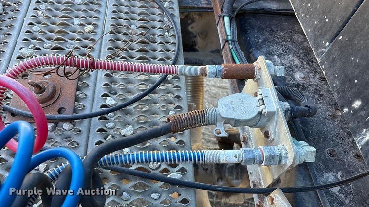 image for item DU6937 1994 Ford LTL9000 semi truck