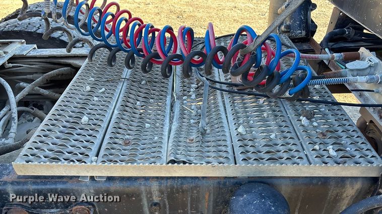 image for item DU6937 1994 Ford LTL9000 semi truck