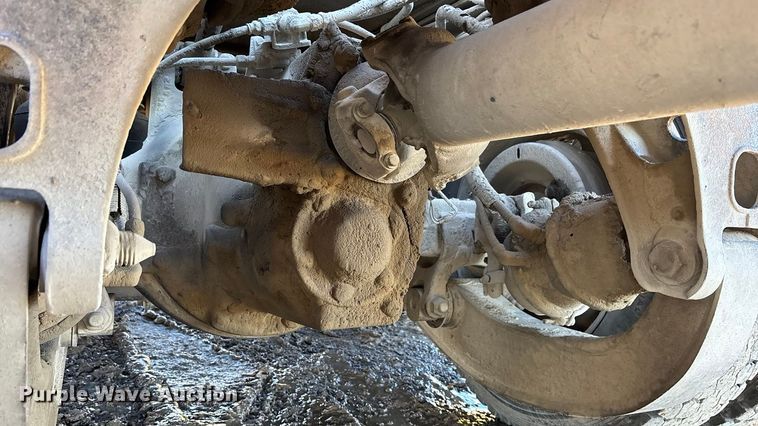 image for item DU6937 1994 Ford LTL9000 semi truck