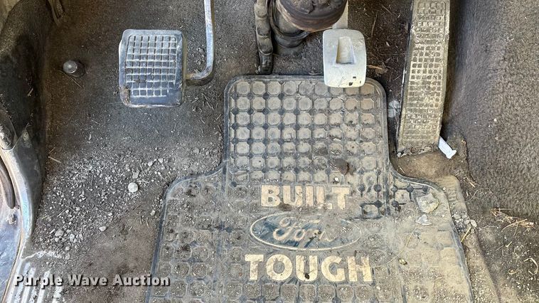 image for item DU6937 1994 Ford LTL9000 semi truck