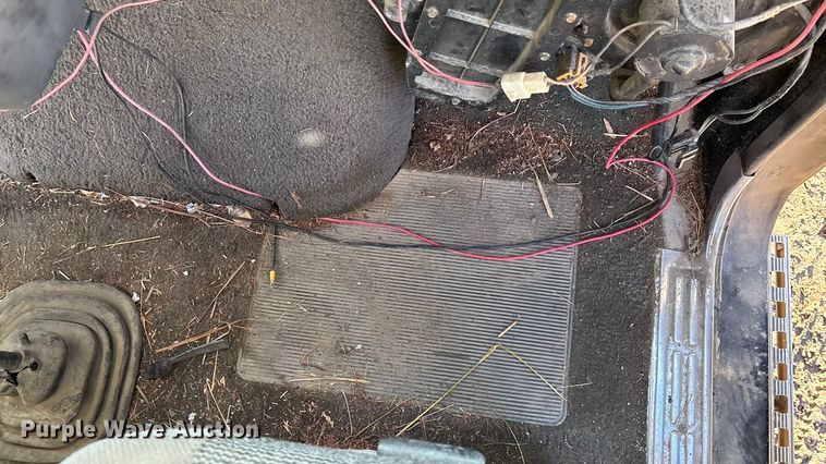 image for item DU6937 1994 Ford LTL9000 semi truck