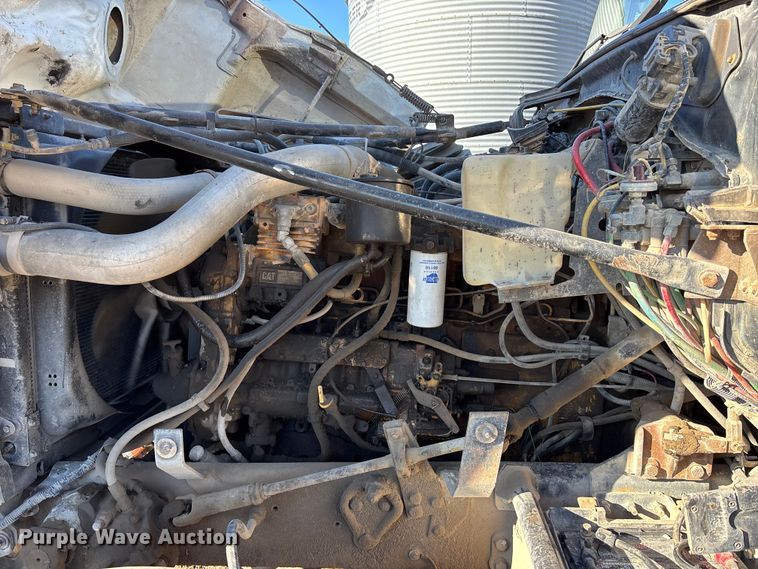 image for item DU6937 1994 Ford LTL9000 semi truck