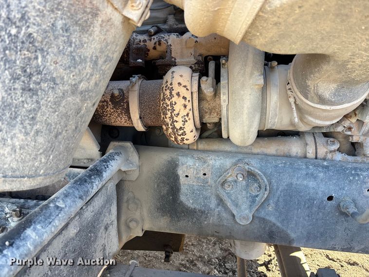 image for item DU6937 1994 Ford LTL9000 semi truck