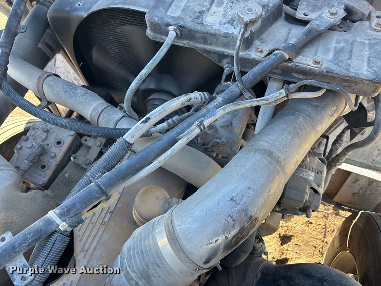 image for item DU6937 1994 Ford LTL9000 semi truck