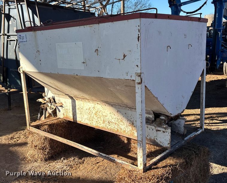 image for item DU6938 Trip Hopper range cube feeder