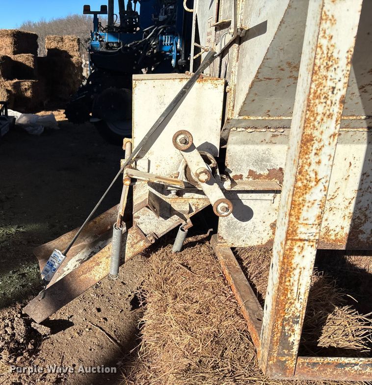 image for item DU6938 Trip Hopper range cube feeder