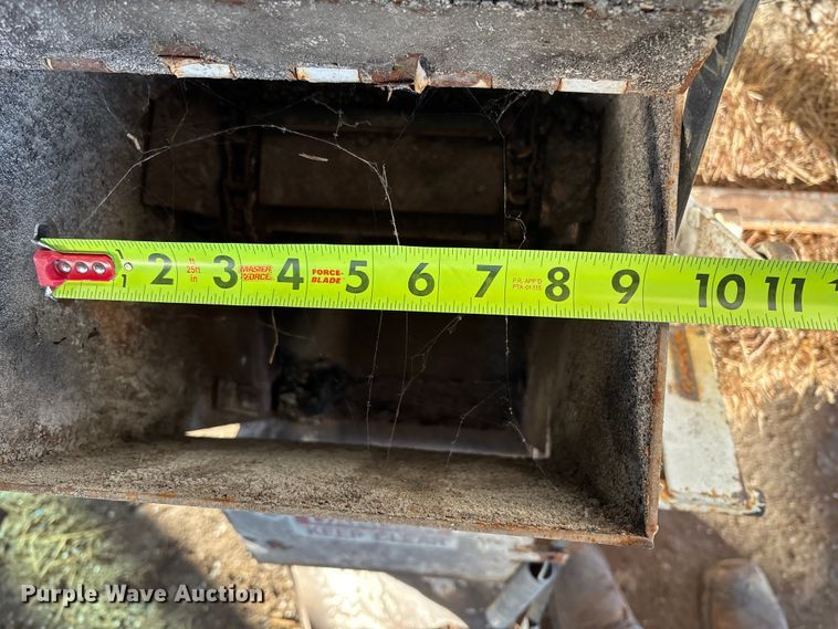 image for item DU6938 Trip Hopper range cube feeder