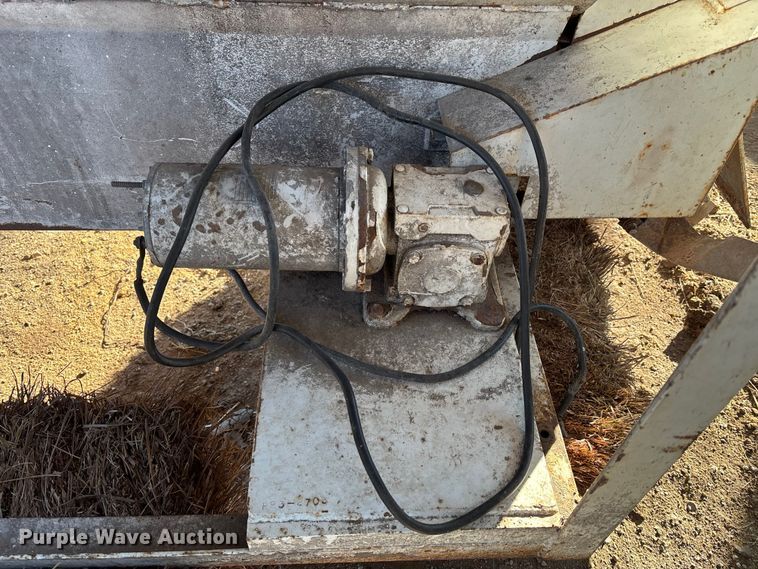 image for item DU6938 Trip Hopper range cube feeder