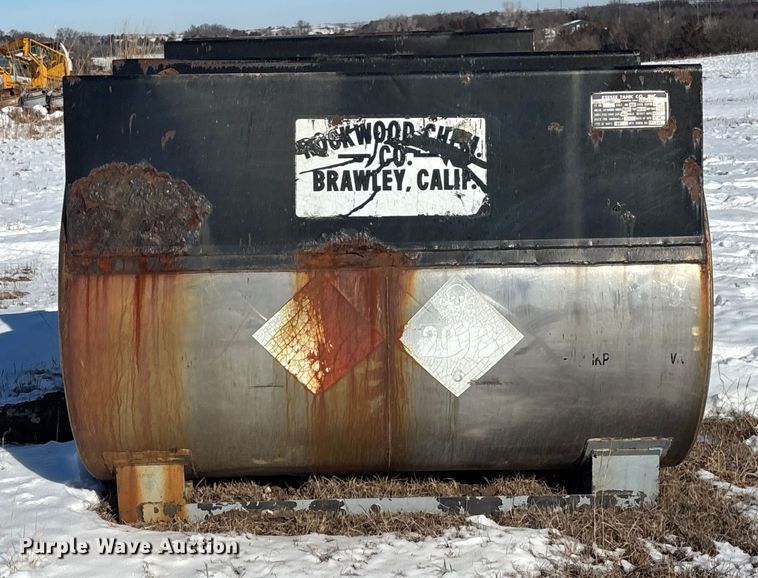 image for item DU6988 (2) Betts Industries Tiona tanks