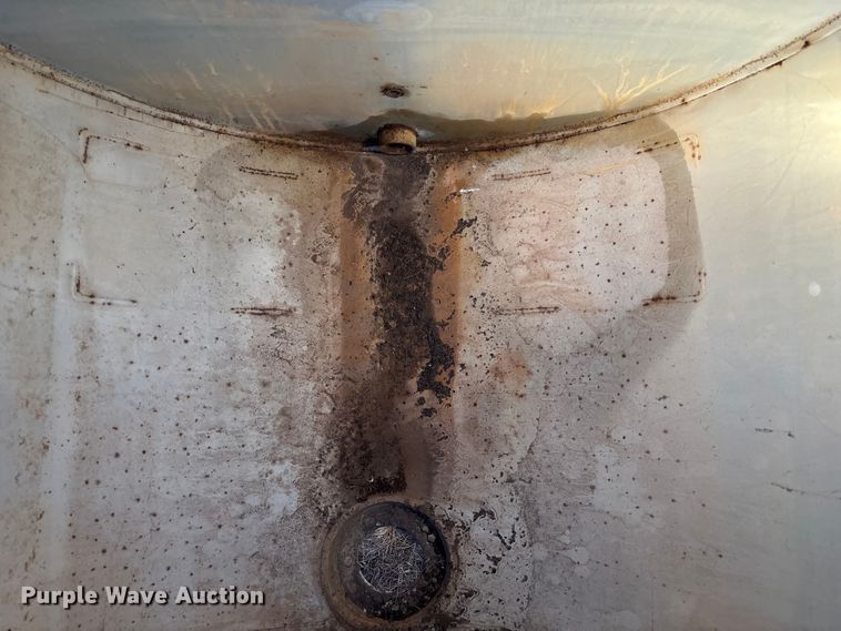 image for item DU6988 (2) Betts Industries Tiona tanks