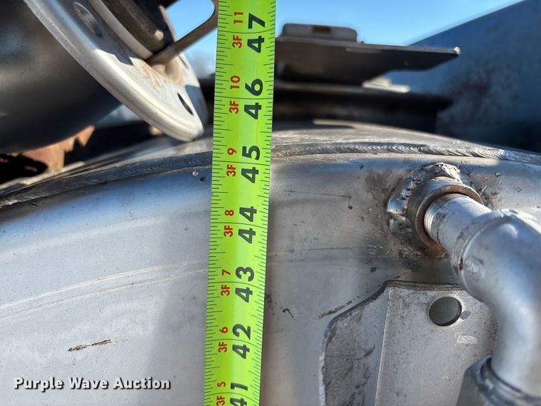 image for item DU6988 (2) Betts Industries Tiona tanks