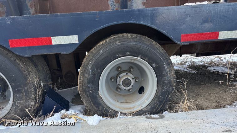 image for item DU6992 1961 Stan LB32 mixing trailer