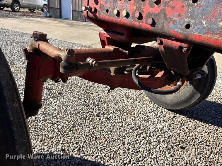 image for item DW7391 International Harvester 966 Farmall tractor