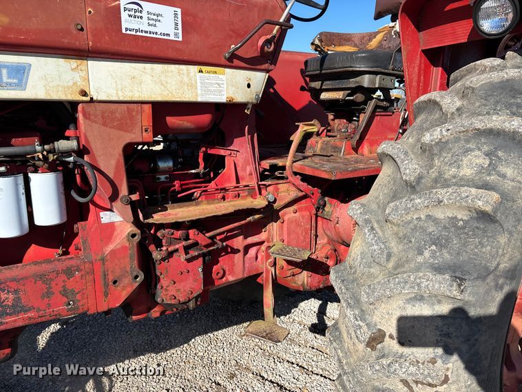 image for item DW7391 International Harvester 966 Farmall tractor