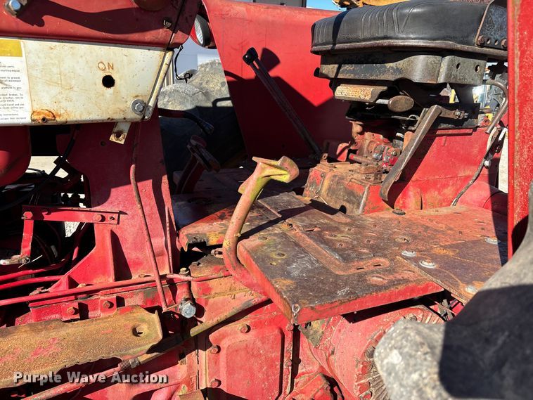 image for item DW7391 International Harvester 966 Farmall tractor
