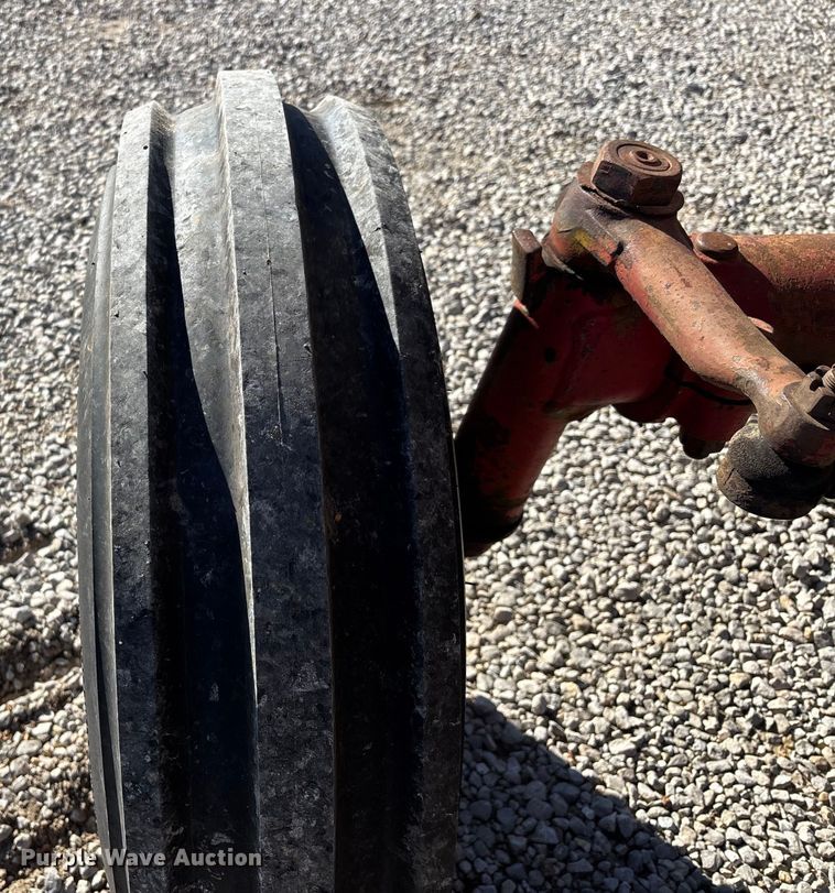 image for item DW7391 International Harvester 966 Farmall tractor