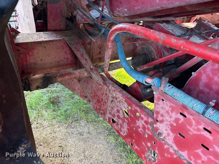 image for item DW7403 1989 Case IH 1660 RWA combine
