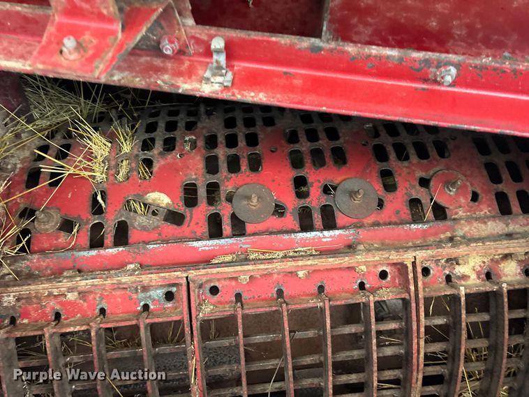 image for item DW7403 1989 Case IH 1660 RWA combine