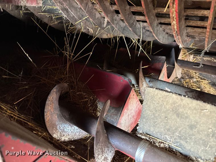 image for item DW7403 1989 Case IH 1660 RWA combine