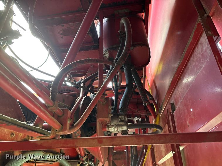 image for item DW7403 1989 Case IH 1660 RWA combine