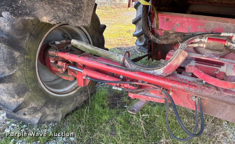 image for item DW7403 1989 Case IH 1660 RWA combine