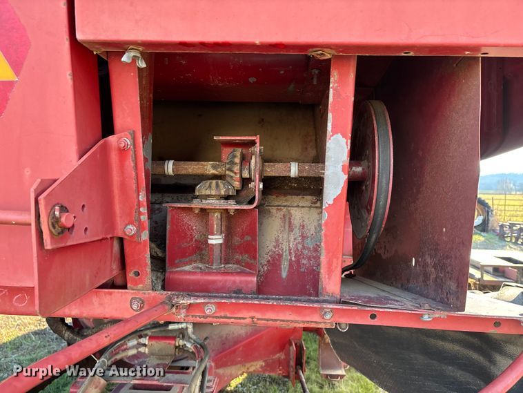 image for item DW7403 1989 Case IH 1660 RWA combine