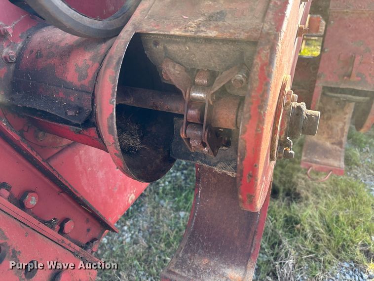 image for item DW7403 1989 Case IH 1660 RWA combine