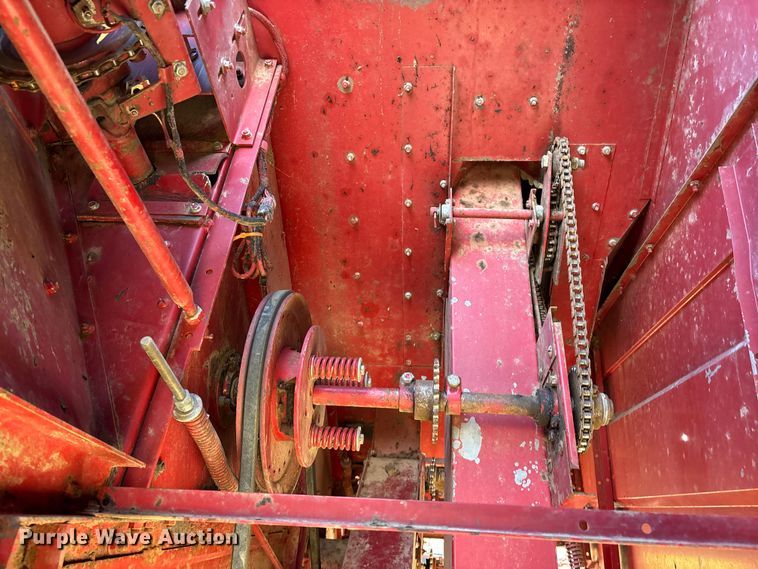 image for item DW7403 1989 Case IH 1660 RWA combine